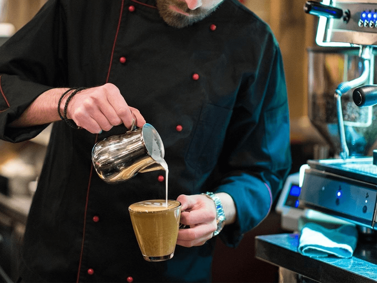 Barista course and coffee extraction practice